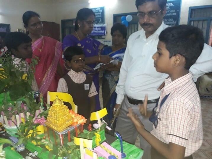 Science Exhibition 2017 at National School (Photos)